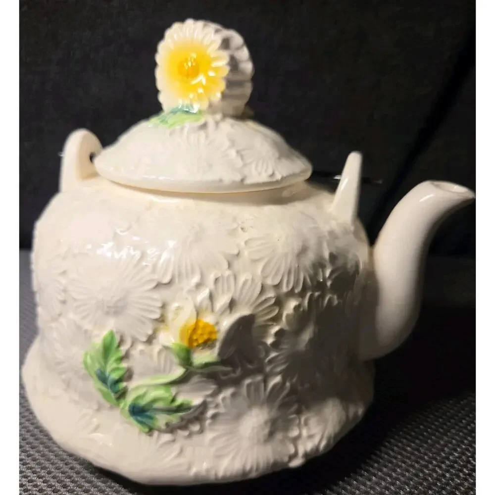 Vintage Rubens Floral Teapot 1968 Yellow White Daisy’s Wire Handle Grannycore